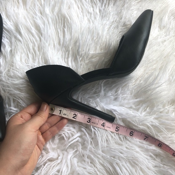 Michael Antonio Lander Pump - Picture 4 of 7